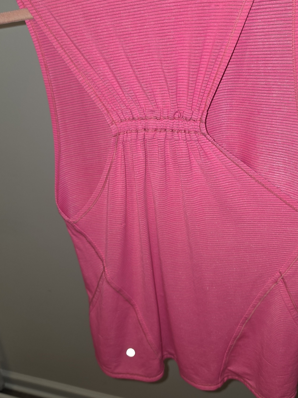 Lululemon hot pink ribbed tank top #activewear #athleticptp 16.5"